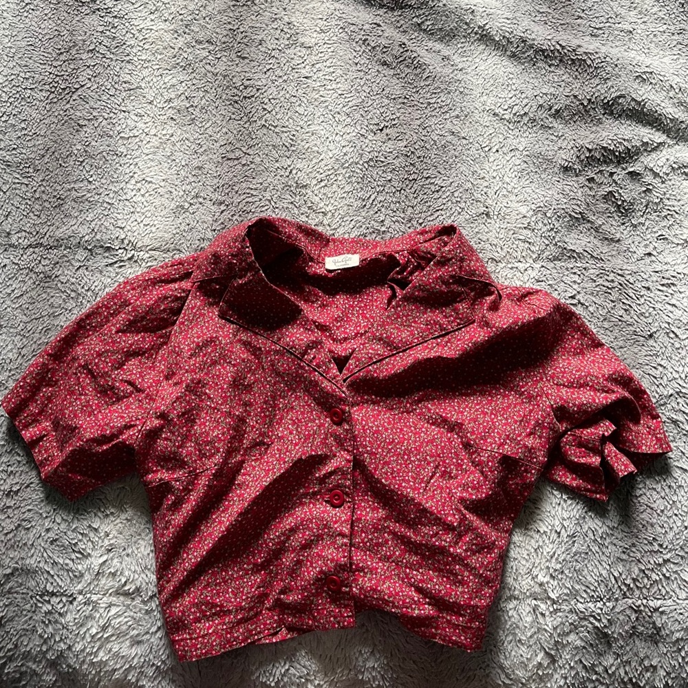 Red flower top!
